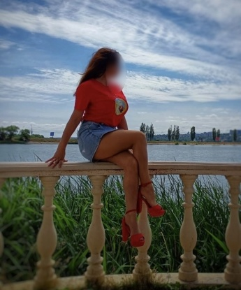 😘 Живу в Москве, и мои услуги - это настоящее искусство любви.
Я умею читать желания мужчины, и могу исполнить самые скрытые фантазии. Открой свою душу и тело, и я превратю каждую встречу в незабываемое приключение. 🔥
Мои нежные руки, налитые формы и опыт подарят тебе небывалое удовольствие. Каждая моя встреча полна страсти и разнообразия. Что скажешь о нашей потрясающей фотосессии в окружении шикарного номера? 📸
Мои клиенты говорят обо мне, что я - лучшая в Москве. Ты согласен с ними? 🌟
Так что не медли, позвони мне прямо сейчас и открой дверь в мир наслаждения. Я жду тебя, мой сладкий. 💋 Нинуся